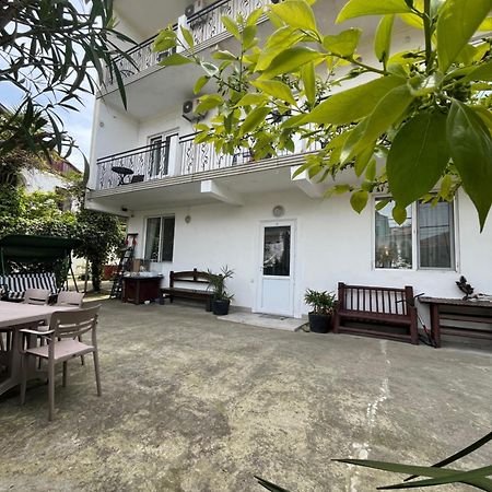 Guest House Junona Makhinjauri Bagian luar foto