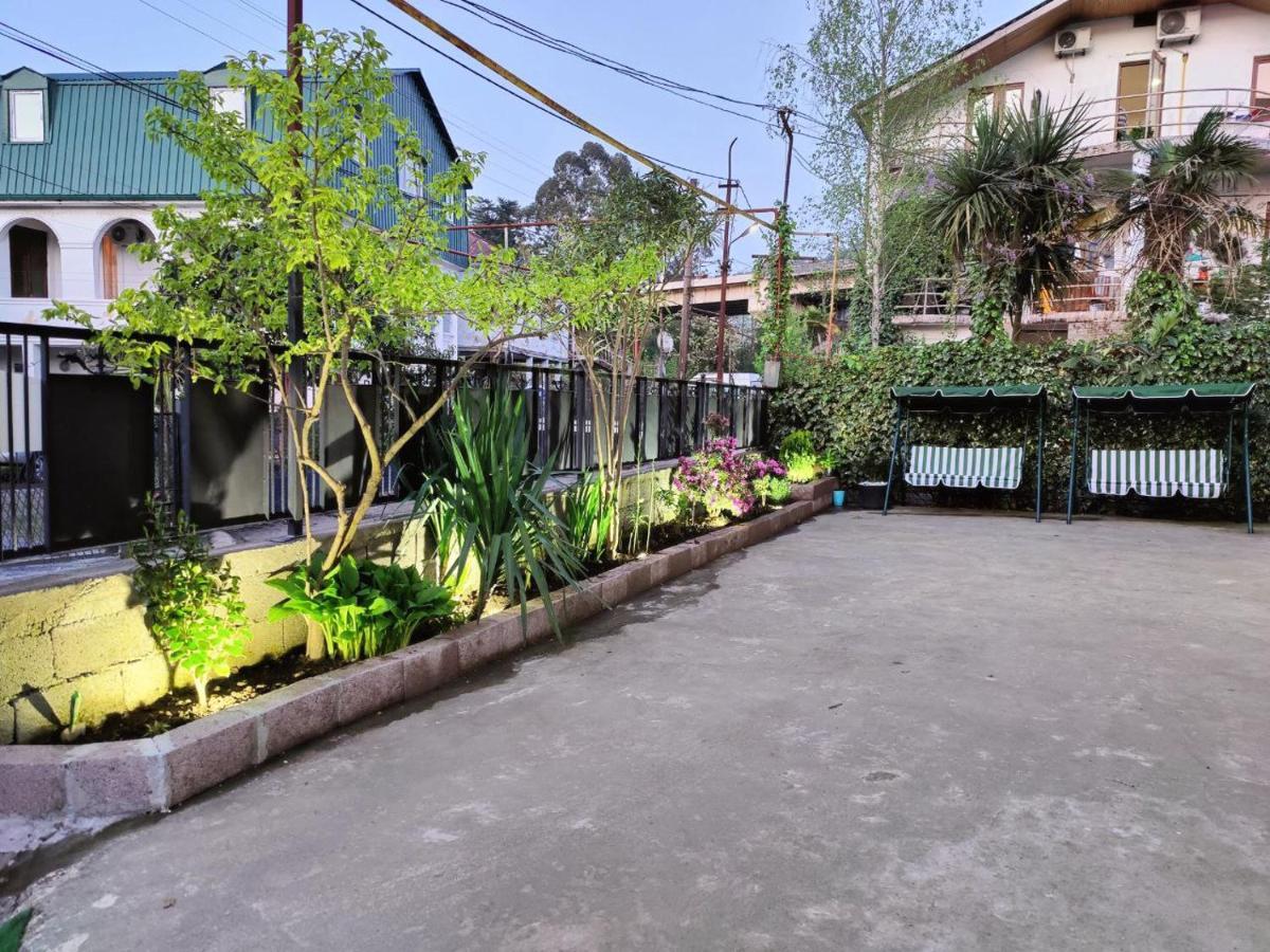 Guest House Junona Makhinjauri Bagian luar foto