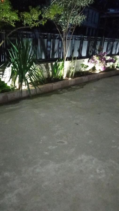 Guest House Junona Makhinjauri Bagian luar foto
