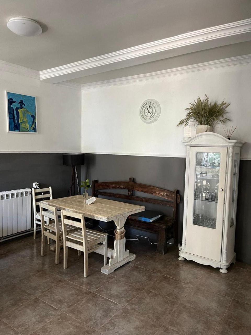 Guest House Junona Makhinjauri Bagian luar foto
