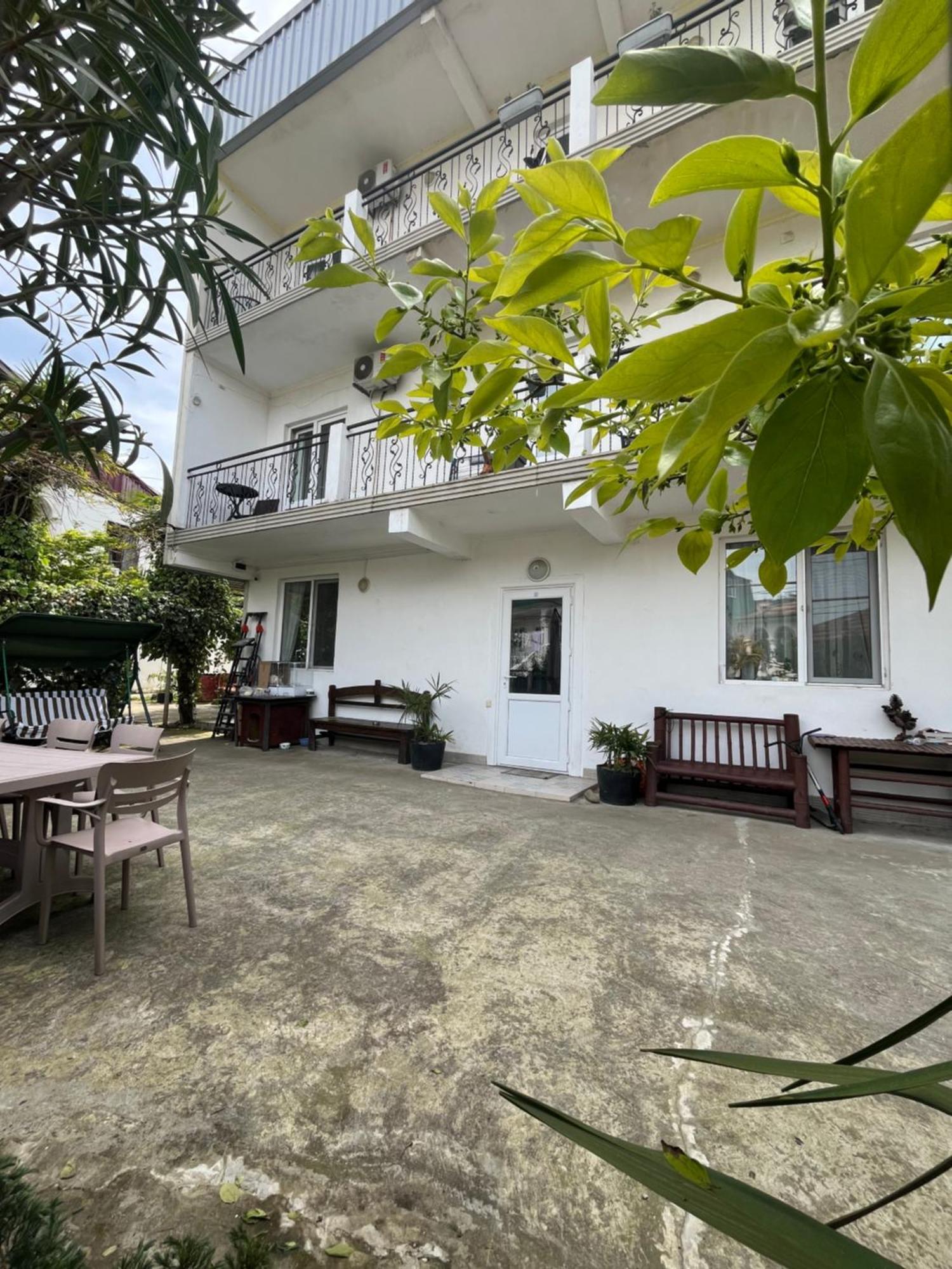 Guest House Junona Makhinjauri Bagian luar foto